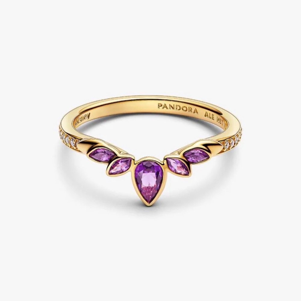Disney Frozen Queen Anna Tiara Ring from Pandora
14k gold plating size 7 - Picture 9 of 13